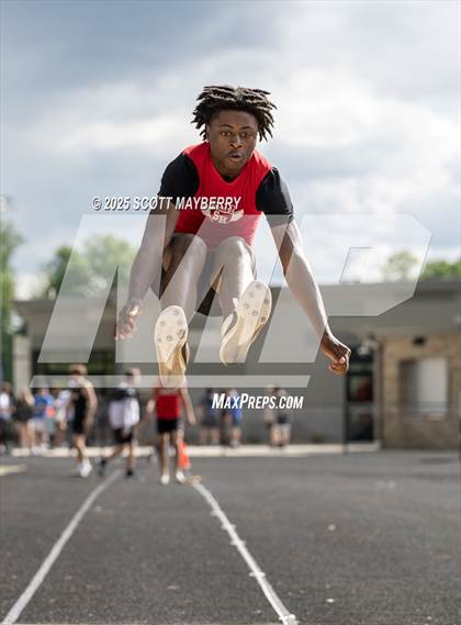 Thumbnail 2 in GCC Track & Field Championships (Day 1) photogallery.