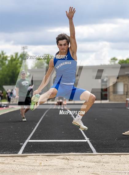 Thumbnail 2 in GCC Track & Field Championships (Day 1) photogallery.