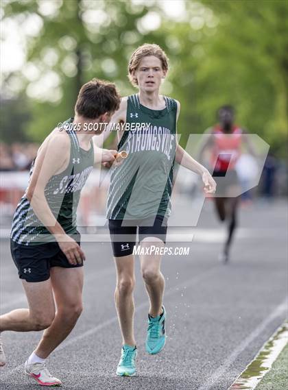 Thumbnail 2 in GCC Track & Field Championships (Day 1) photogallery.