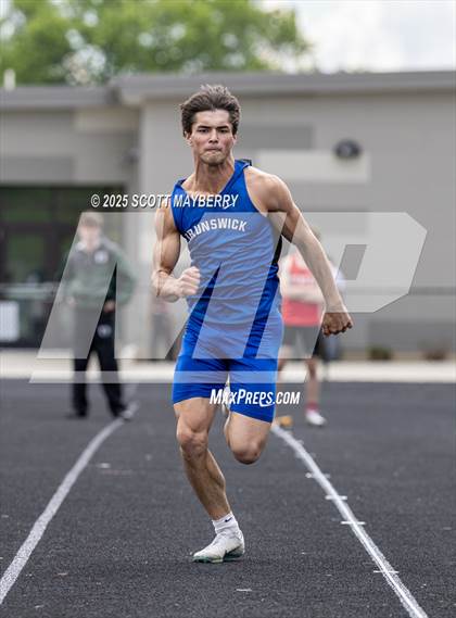 Thumbnail 3 in GCC Track & Field Championships (Day 1) photogallery.