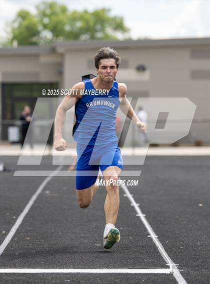 Thumbnail 1 in GCC Track & Field Championships (Day 1) photogallery.