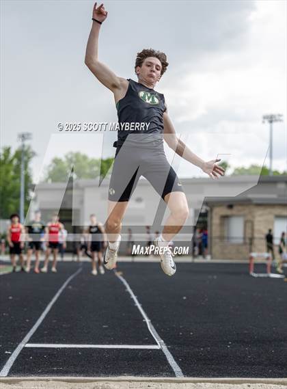 Thumbnail 2 in GCC Track & Field Championships (Day 1) photogallery.
