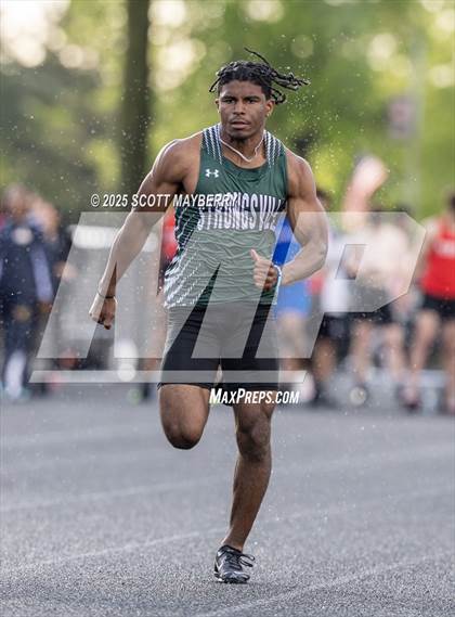 Thumbnail 2 in GCC Track & Field Championships (Day 1) photogallery.