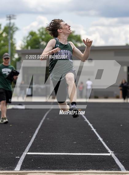Thumbnail 2 in GCC Track & Field Championships (Day 1) photogallery.
