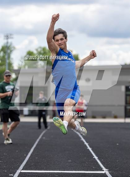 Thumbnail 3 in GCC Track & Field Championships (Day 1) photogallery.