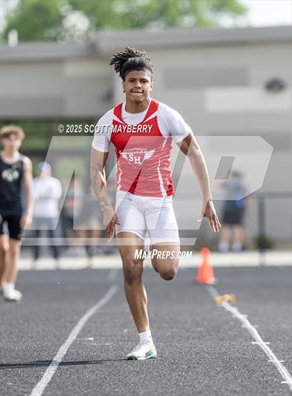 Thumbnail 3 in GCC Track & Field Championships (Day 1) photogallery.