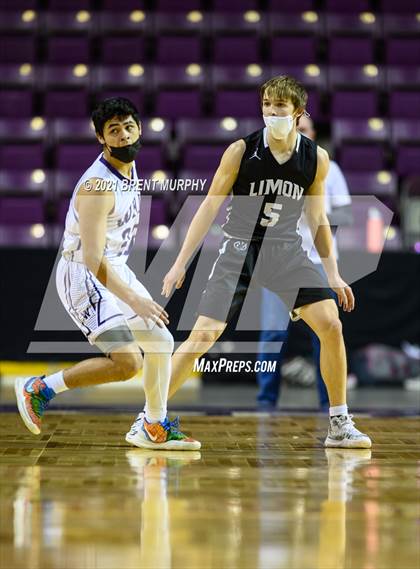 Thumbnail 1 in Limon vs. Wray (CHSAA 2A State Final) photogallery.