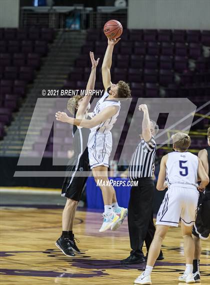 Thumbnail 1 in Limon vs. Wray (CHSAA 2A State Final) photogallery.