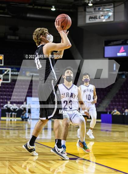Thumbnail 3 in Limon vs. Wray (CHSAA 2A State Final) photogallery.