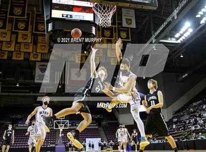 Thumbnail 3 in Limon vs. Wray (CHSAA 2A State Final) photogallery.