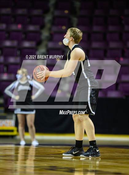 Thumbnail 1 in Limon vs. Wray (CHSAA 2A State Final) photogallery.