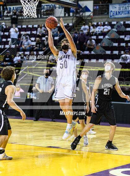 Thumbnail 1 in Limon vs. Wray (CHSAA 2A State Final) photogallery.