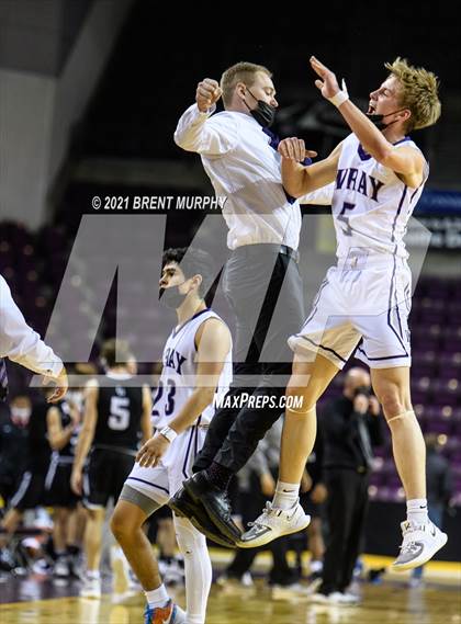 Thumbnail 2 in Limon vs. Wray (CHSAA 2A State Final) photogallery.