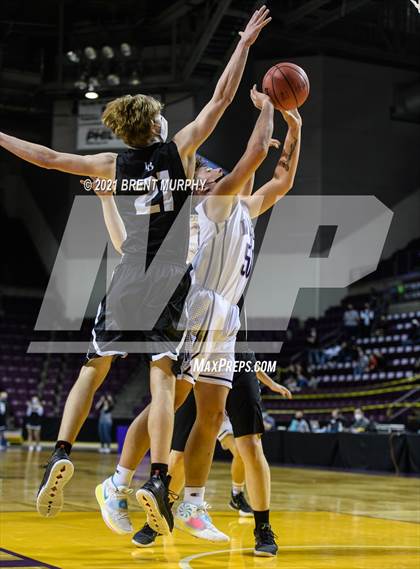Thumbnail 2 in Limon vs. Wray (CHSAA 2A State Final) photogallery.
