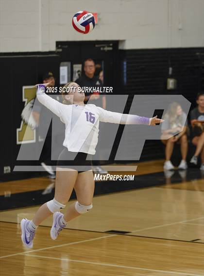 Thumbnail 3 in Holliday vs Wylie JV (Bev Ball Classic) photogallery.