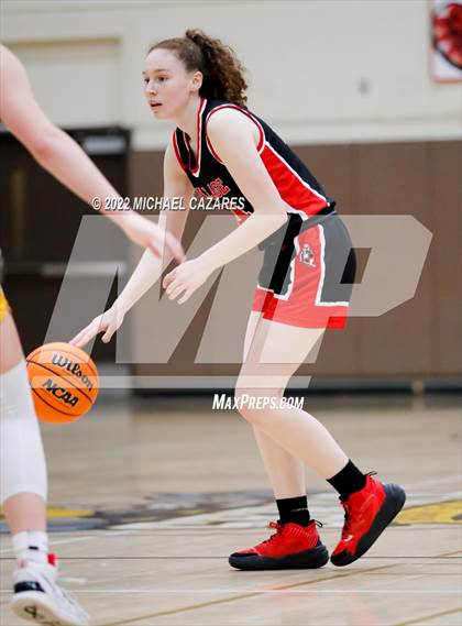 Thumbnail 2 in Village Christian vs. Oak Ridge (So Cal Prep Classic San Diego) photogallery.