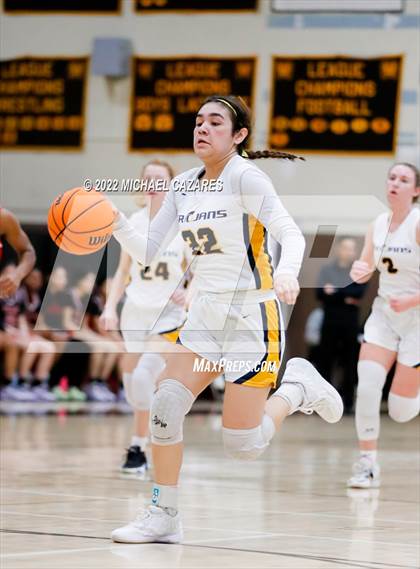 Thumbnail 3 in Village Christian vs. Oak Ridge (So Cal Prep Classic San Diego) photogallery.