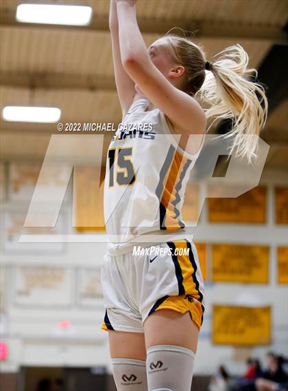 Thumbnail 3 in Village Christian vs. Oak Ridge (So Cal Prep Classic San Diego) photogallery.
