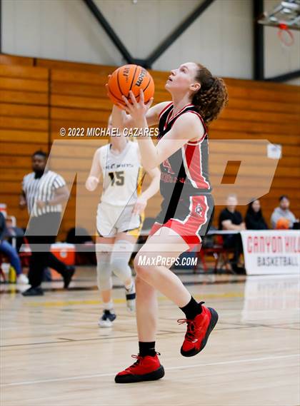 Thumbnail 1 in Village Christian vs. Oak Ridge (So Cal Prep Classic San Diego) photogallery.