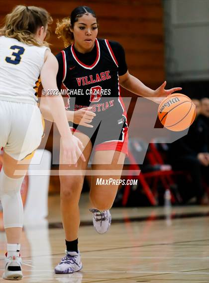 Thumbnail 2 in Village Christian vs. Oak Ridge (So Cal Prep Classic San Diego) photogallery.