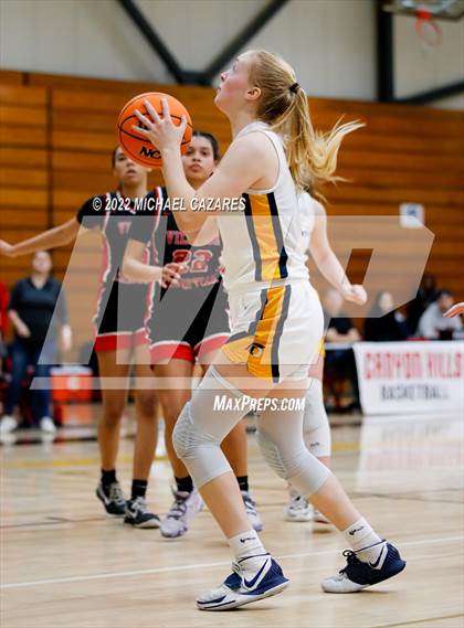 Thumbnail 3 in Village Christian vs. Oak Ridge (So Cal Prep Classic San Diego) photogallery.