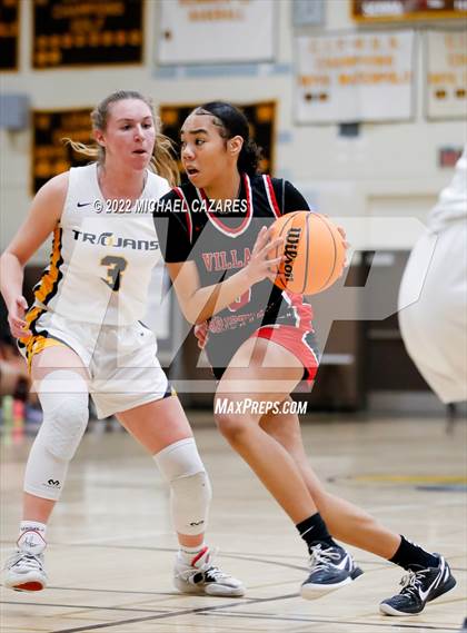 Thumbnail 2 in Village Christian vs. Oak Ridge (So Cal Prep Classic San Diego) photogallery.