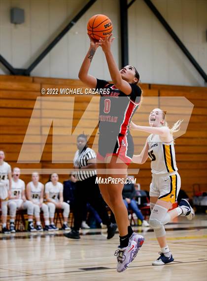 Thumbnail 1 in Village Christian vs. Oak Ridge (So Cal Prep Classic San Diego) photogallery.
