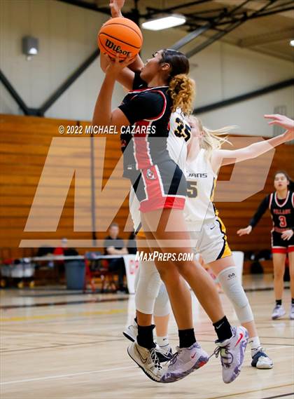 Thumbnail 1 in Village Christian vs. Oak Ridge (So Cal Prep Classic San Diego) photogallery.