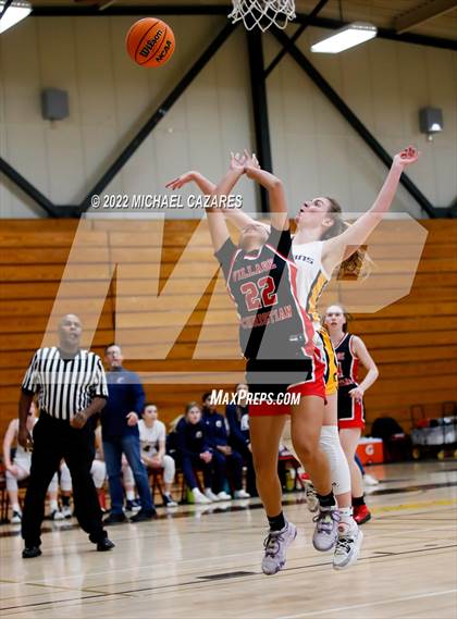 Thumbnail 2 in Village Christian vs. Oak Ridge (So Cal Prep Classic San Diego) photogallery.