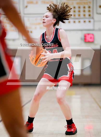 Thumbnail 2 in Village Christian vs. Oak Ridge (So Cal Prep Classic San Diego) photogallery.