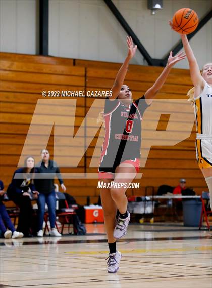 Thumbnail 3 in Village Christian vs. Oak Ridge (So Cal Prep Classic San Diego) photogallery.