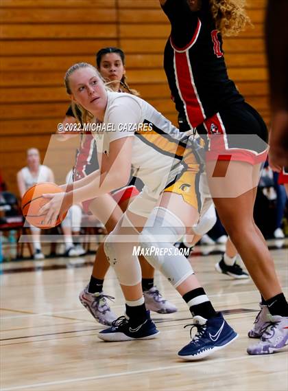 Thumbnail 1 in Village Christian vs. Oak Ridge (So Cal Prep Classic San Diego) photogallery.
