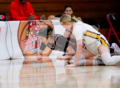 Thumbnail 3 in Village Christian vs. Oak Ridge (So Cal Prep Classic San Diego) photogallery.