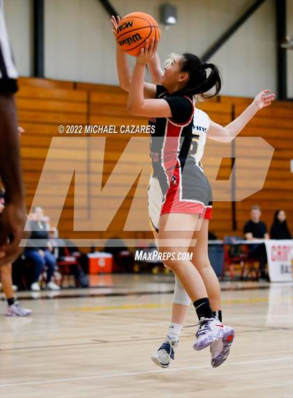 Thumbnail 2 in Village Christian vs. Oak Ridge (So Cal Prep Classic San Diego) photogallery.