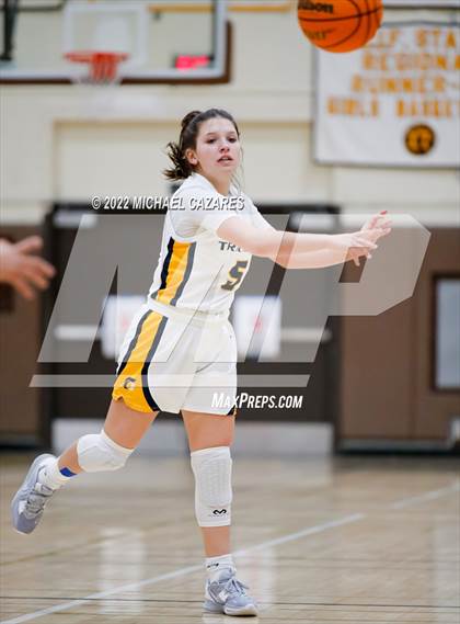 Thumbnail 3 in Village Christian vs. Oak Ridge (So Cal Prep Classic San Diego) photogallery.