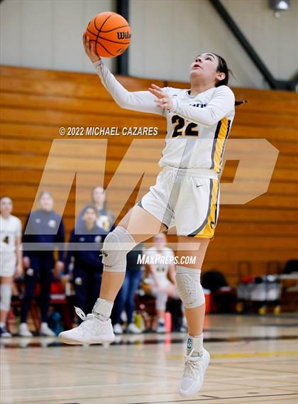 Thumbnail 1 in Village Christian vs. Oak Ridge (So Cal Prep Classic San Diego) photogallery.