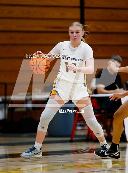 Thumbnail 1 in Village Christian vs. Oak Ridge (So Cal Prep Classic San Diego) photogallery.