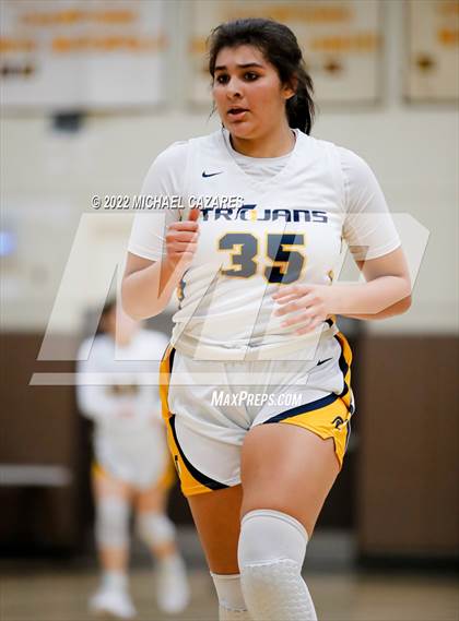 Thumbnail 3 in Village Christian vs. Oak Ridge (So Cal Prep Classic San Diego) photogallery.