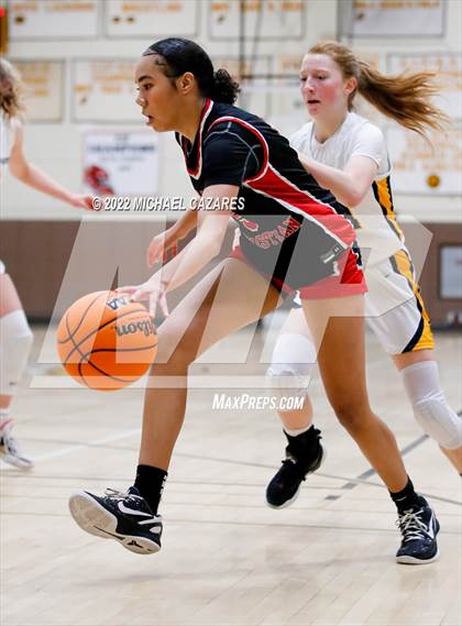 Thumbnail 2 in Village Christian vs. Oak Ridge (So Cal Prep Classic San Diego) photogallery.