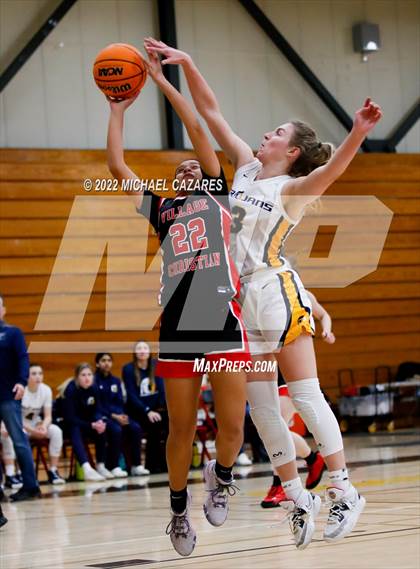 Thumbnail 3 in Village Christian vs. Oak Ridge (So Cal Prep Classic San Diego) photogallery.
