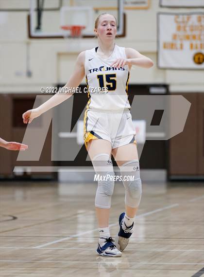 Thumbnail 1 in Village Christian vs. Oak Ridge (So Cal Prep Classic San Diego) photogallery.