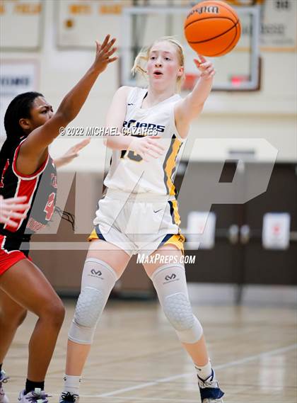 Thumbnail 1 in Village Christian vs. Oak Ridge (So Cal Prep Classic San Diego) photogallery.