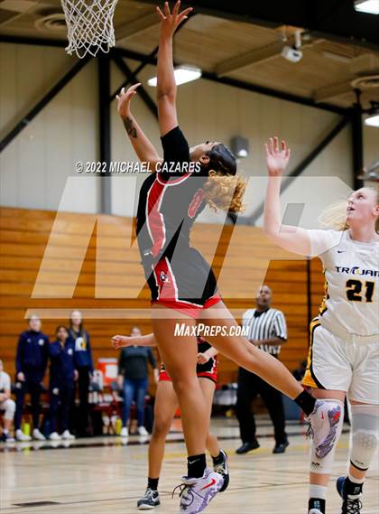 Thumbnail 2 in Village Christian vs. Oak Ridge (So Cal Prep Classic San Diego) photogallery.
