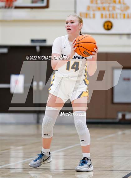 Thumbnail 3 in Village Christian vs. Oak Ridge (So Cal Prep Classic San Diego) photogallery.