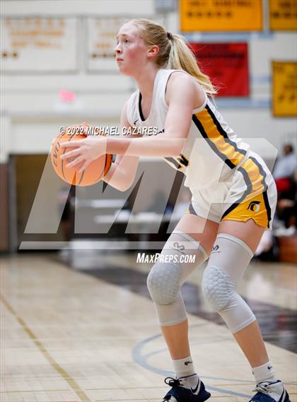 Thumbnail 1 in Village Christian vs. Oak Ridge (So Cal Prep Classic San Diego) photogallery.