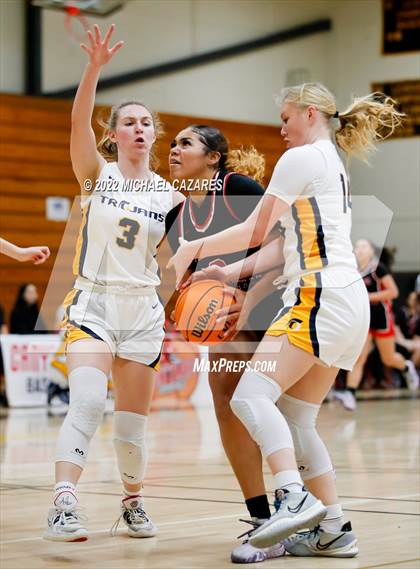 Thumbnail 3 in Village Christian vs. Oak Ridge (So Cal Prep Classic San Diego) photogallery.