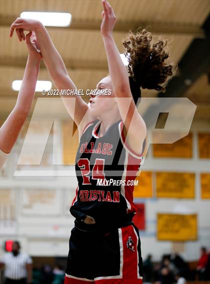 Thumbnail 3 in Village Christian vs. Oak Ridge (So Cal Prep Classic San Diego) photogallery.