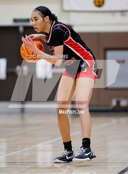 Thumbnail 3 in Village Christian vs. Oak Ridge (So Cal Prep Classic San Diego) photogallery.