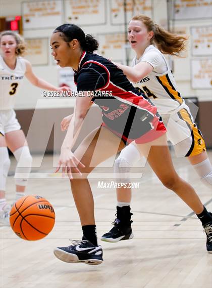 Thumbnail 1 in Village Christian vs. Oak Ridge (So Cal Prep Classic San Diego) photogallery.