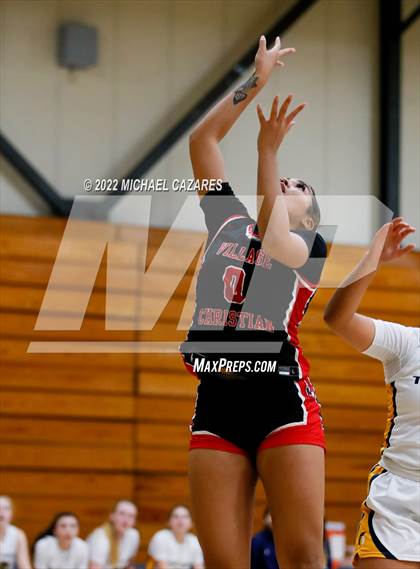 Thumbnail 1 in Village Christian vs. Oak Ridge (So Cal Prep Classic San Diego) photogallery.